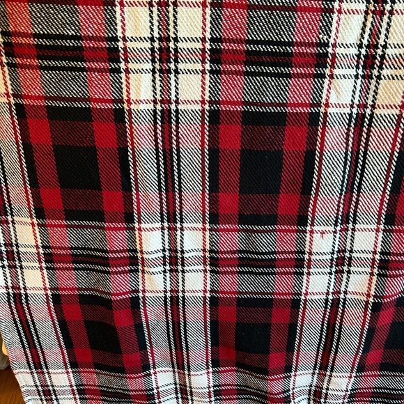 PLAID RED/BLACK/WHITE THROW BLANKET WITH FRINGE - Picture 5 of 7